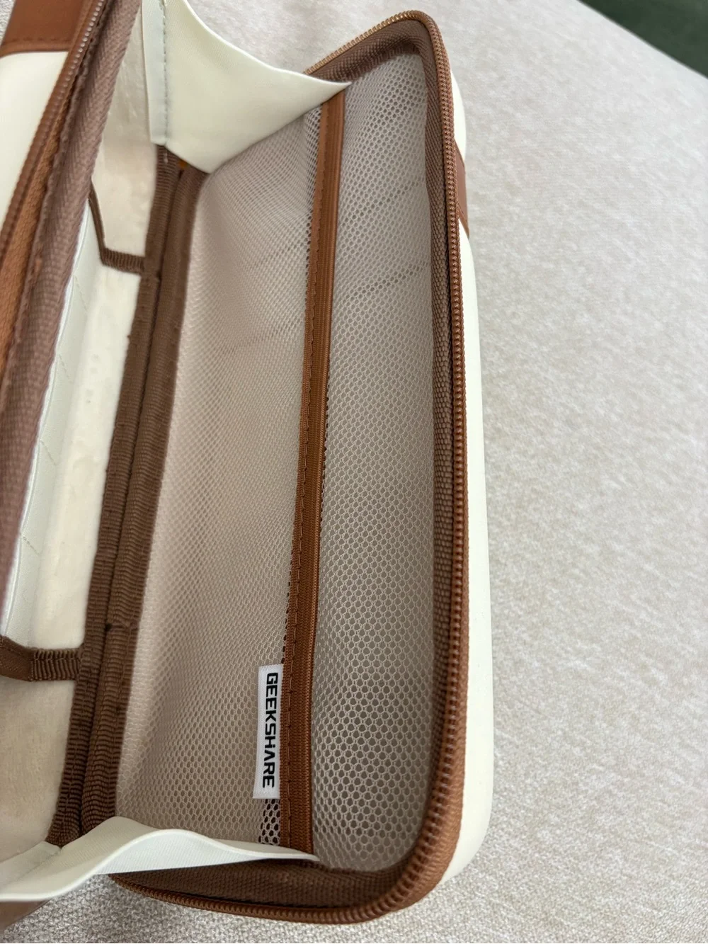 N/A stylish cream